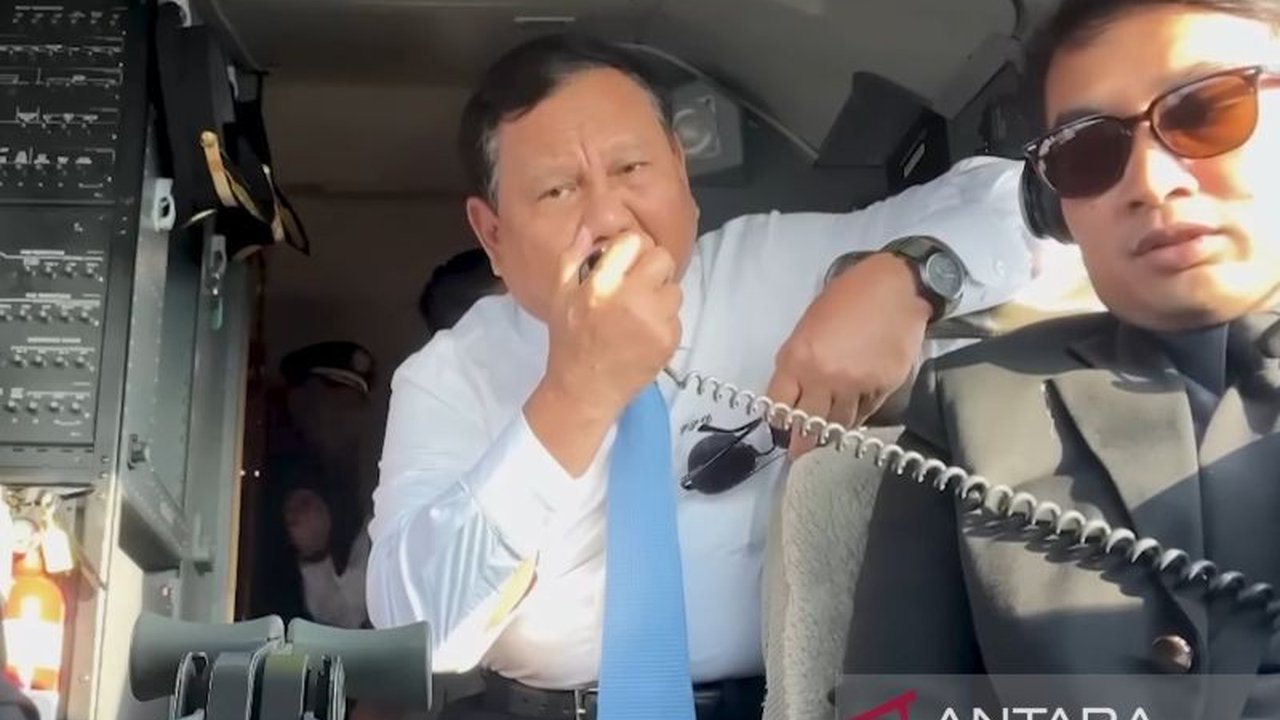 Presiden Prabowo Subianto menyapa pilot pesawat tempur Yordania melalui komunikasi radio saat pesawat kepresidenan dikawal memasuki wilayah udara Yordania, menandai keakraban diplomasi Indonesia-Yordania.