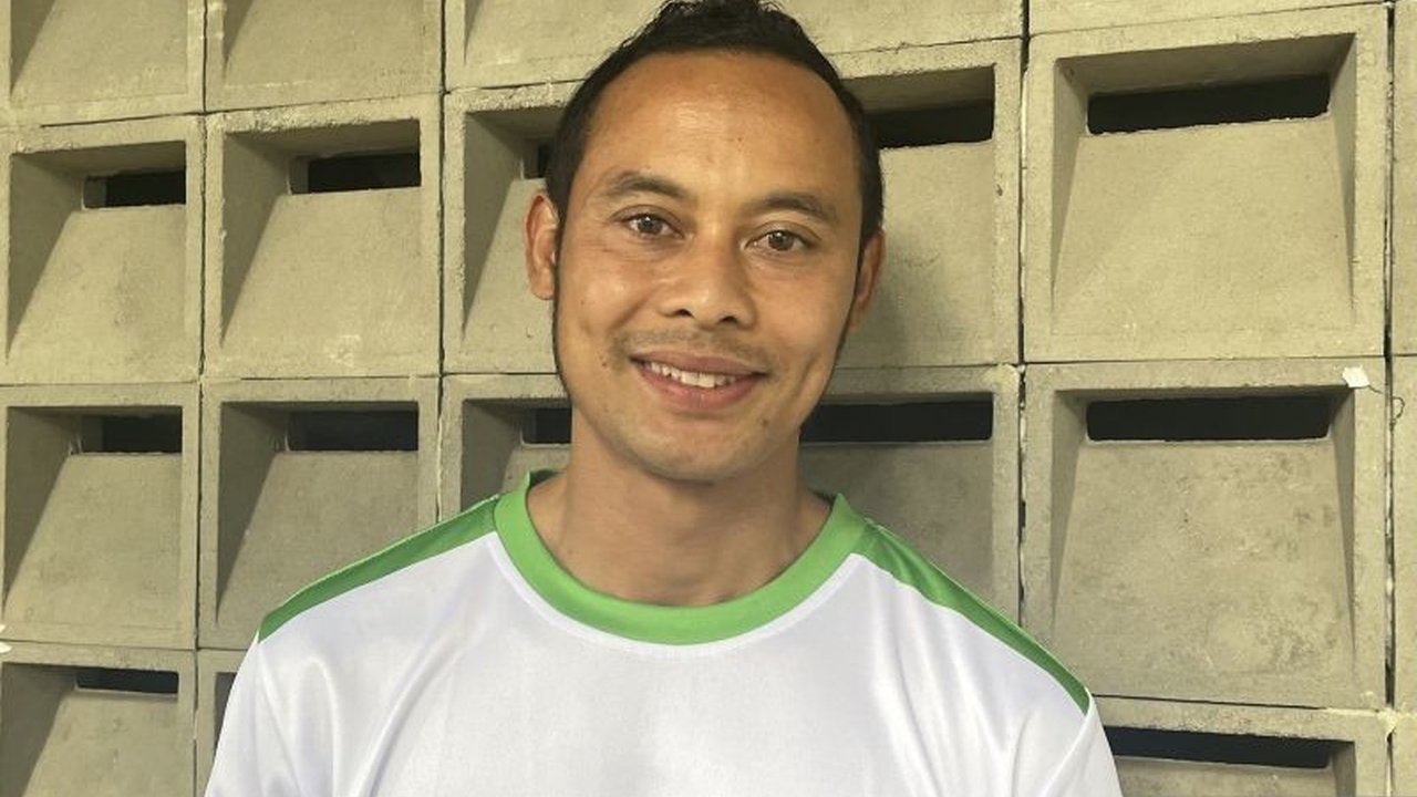 Legenda Persib, Atep, mengingatkan Timnas U-17 Indonesia untuk tidak jemawa jelang laga perempat final Piala Asia U-17 melawan Korea Utara, menekankan pentingnya strategi dan antisipasi kekuatan lawan.