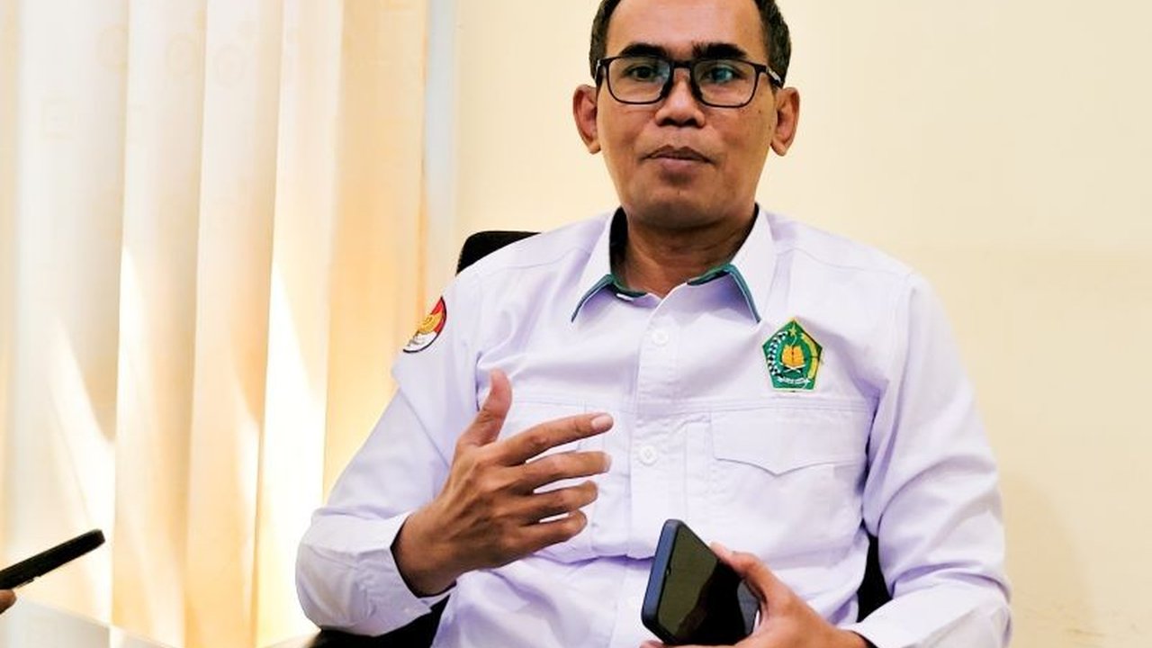 Sebanyak 839 calon haji di Situbondo telah melunasi biaya haji 2025, mendekati kuota reguler 878 orang;  pihak Kemenag Situbondo masih menunggu informasi resmi terkait kloter keberangkatan.