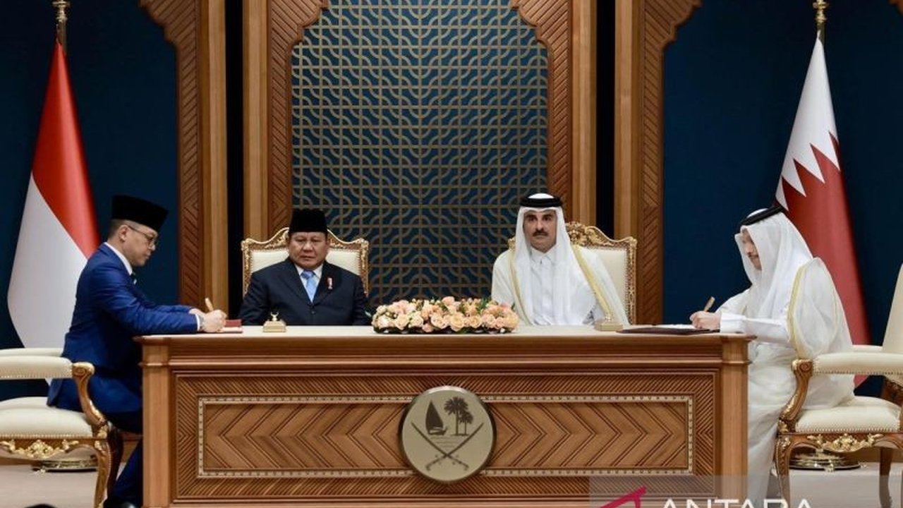 Presiden Prabowo Subianto dan Emir Qatar Sheikh Tamim menyaksikan penandatanganan MoU Dialog Strategis RI-Qatar, membuka peluang kerja sama luas di berbagai sektor.