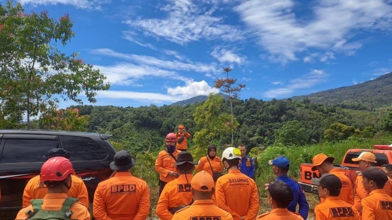 Tim SAR Kerinci menggunakan drone thermal dalam pencarian Wira (15), seorang pemburu babi yang hilang di hutan Jambi, untuk mempercepat proses pencarian dan meningkatkan efektivitas.