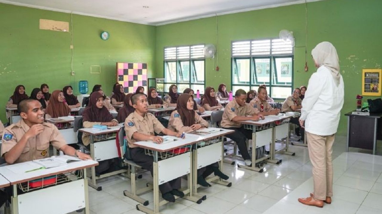 Sebanyak 205 pelajar dari berbagai daerah di Indonesia mendaftar untuk memperebutkan beasiswa pendidikan di SMAN 1 Pemali yang didanai oleh PT Timah Tbk untuk tahun ajaran 2025/2026.