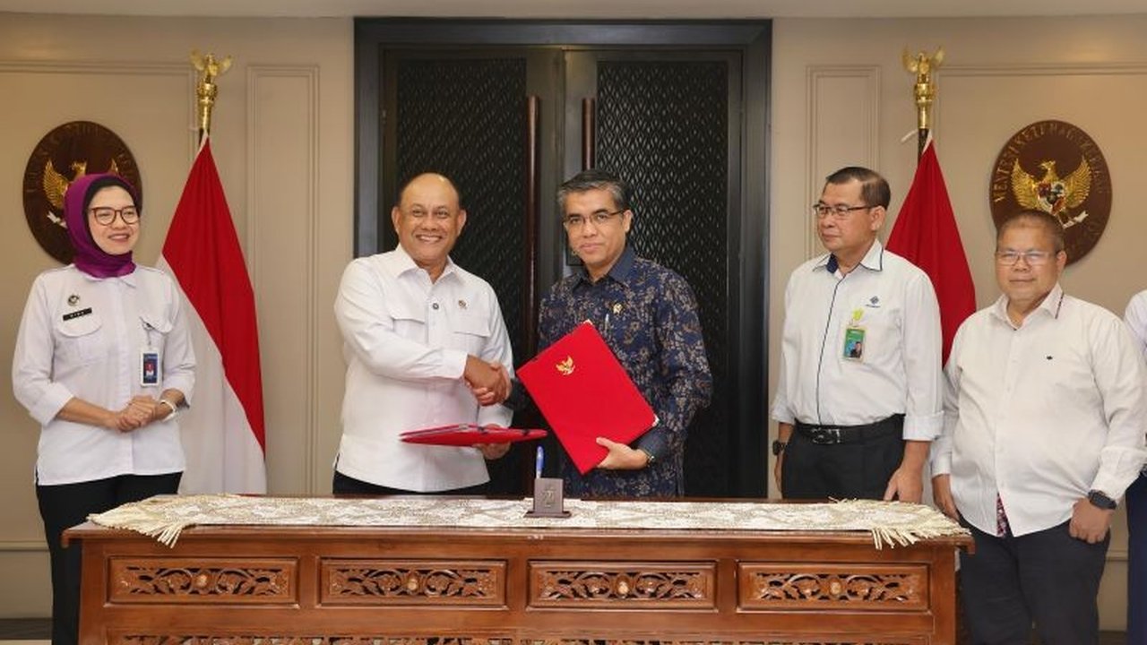 Kementerian Ketenagakerjaan dan Badan Gizi Nasional sepakat berkolaborasi dalam program Makan Bergizi Gratis (MBG) yang berpotensi menyerap 1,5 juta tenaga kerja baru.