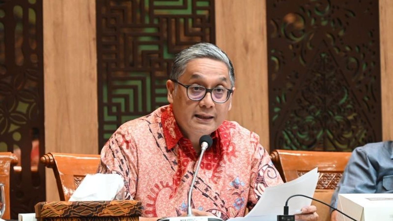 Anggota DPR Putra Nababan soroti pentingnya pengelolaan sampah berkelanjutan, mendorong EPR, dan apresiasi kebijakan Pemprov Bali dalam mengurangi sampah plastik.