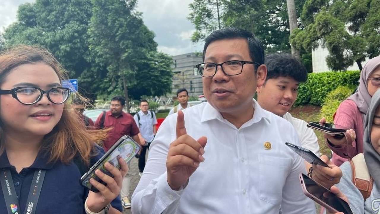 Kepala Bapanas, Arief Prasetyo Adi, memastikan perlindungan petani dan peternak tetap menjadi prioritas meskipun Presiden Prabowo Subianto berencana menghapus sistem kuota impor, dengan impor hanya difokuskan pada komoditas yang kekurangan pasokan.