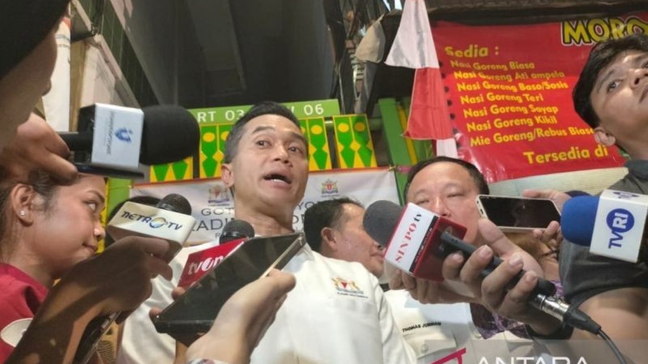 Kamar Dagang dan Industri (Kadin) Indonesia meluncurkan program renovasi 500 rumah tidak layak huni (RTLH) sebagai bagian dari program percepatan, melibatkan berbagai daerah di Indonesia.