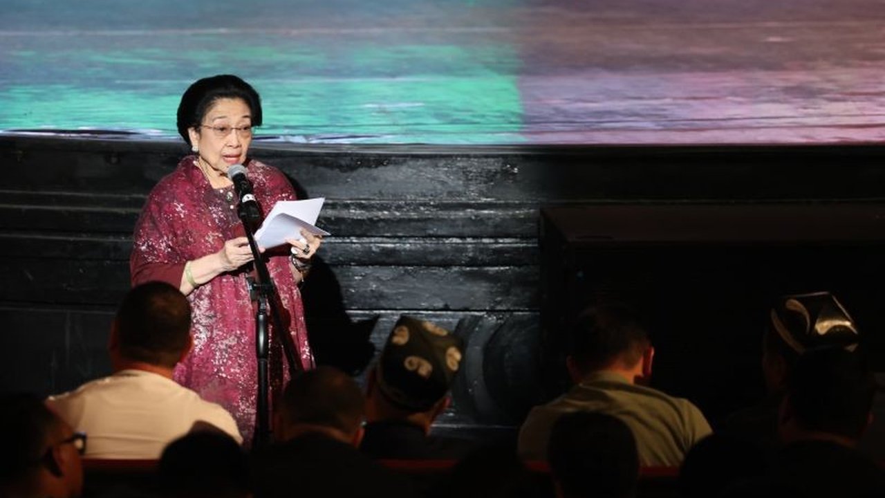 Megawati Soekarnoputri mengajak generasi muda Indonesia untuk mempelajari sejarah bangsa agar tidak kehilangan jati diri dan mampu membangun masa depan yang lebih baik, mencontoh keteladanan Soekarno.