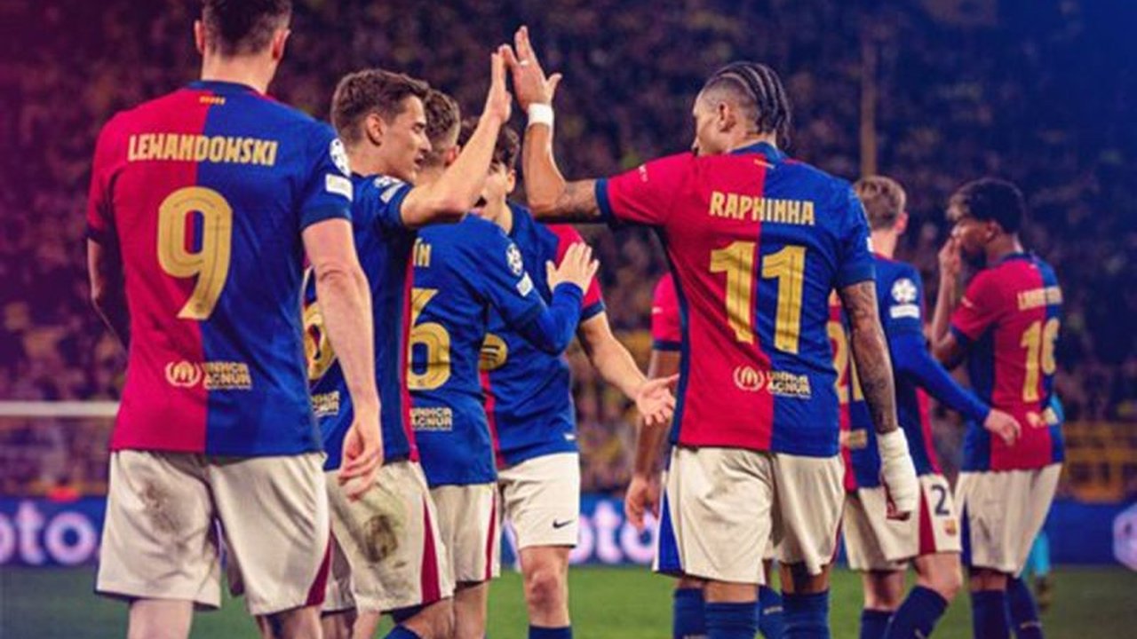 Barcelona berhasil melaju ke semifinal Liga Champions usai unggul agregat atas Borussia Dortmund, meskipun pelatih Hansi Flick mengakui performa tim kurang memuaskan di leg kedua.