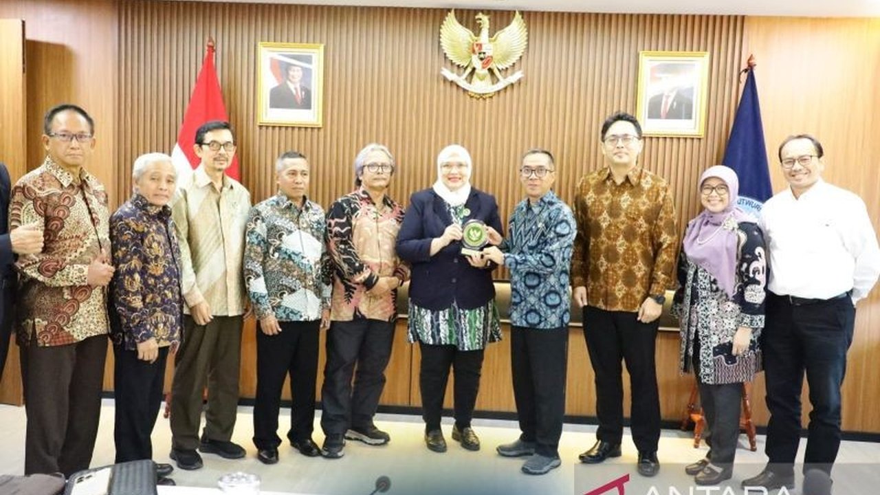 Kementerian Pendidikan, Kebudayaan, Riset, dan Teknologi (Kemdikbudristek) berkomitmen bangun SDM unggul dan dorong riset inovasi energi untuk penuhi target energi nasional, berkolaborasi dengan berbagai pihak termasuk Dewan Energi Nasional (DEN).