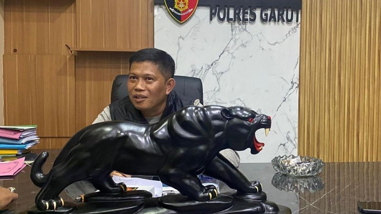 Polres Garut memeriksa seorang dokter kandungan setelah beredar video dugaan tindakan asusila terhadap pasiennya di sebuah klinik di Garut; polisi masih mendalami kasus ini dan berkoordinasi dengan Kemenkes.