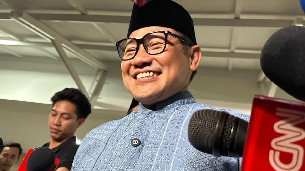 Menko PM Muhaimin Iskandar mengungkapkan Presiden Prabowo Subianto meminta para menteri untuk merapatkan barisan, hal ini disampaikan usai acara halalbihalal yang dihadiri sejumlah menteri.