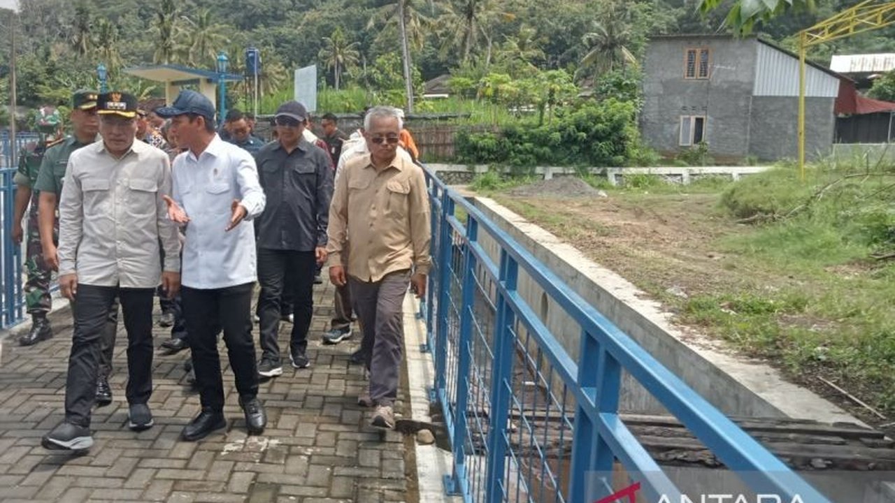 Embung Imogiri di Bantul, DIY, dibangun untuk preservasi air dan pengendalian banjir, namun banjir masih terjadi karena perubahan bentang alam akibat pertambangan.