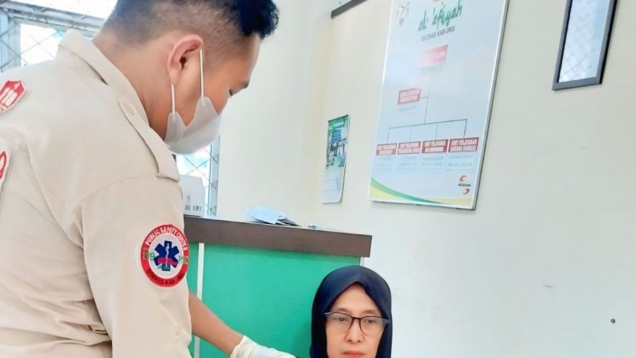 Sebanyak 1.013 Calon Jamaah Haji (CJH) OKU Timur telah menerima vaksin polio, sebagai syarat wajib menuju Tanah Suci pada tahun 2025, guna mencegah penyakit dan menjamin kelancaran ibadah haji.