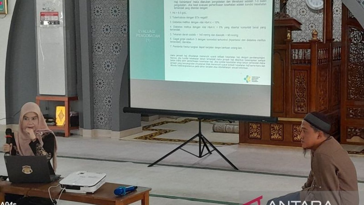 Dinas Kesehatan Kabupaten Bangka mulai memberikan vaksin meningitis kepada 283 jamaah calon haji (JCH) sebelum keberangkatan mereka ke Makkah pada Mei 2025.