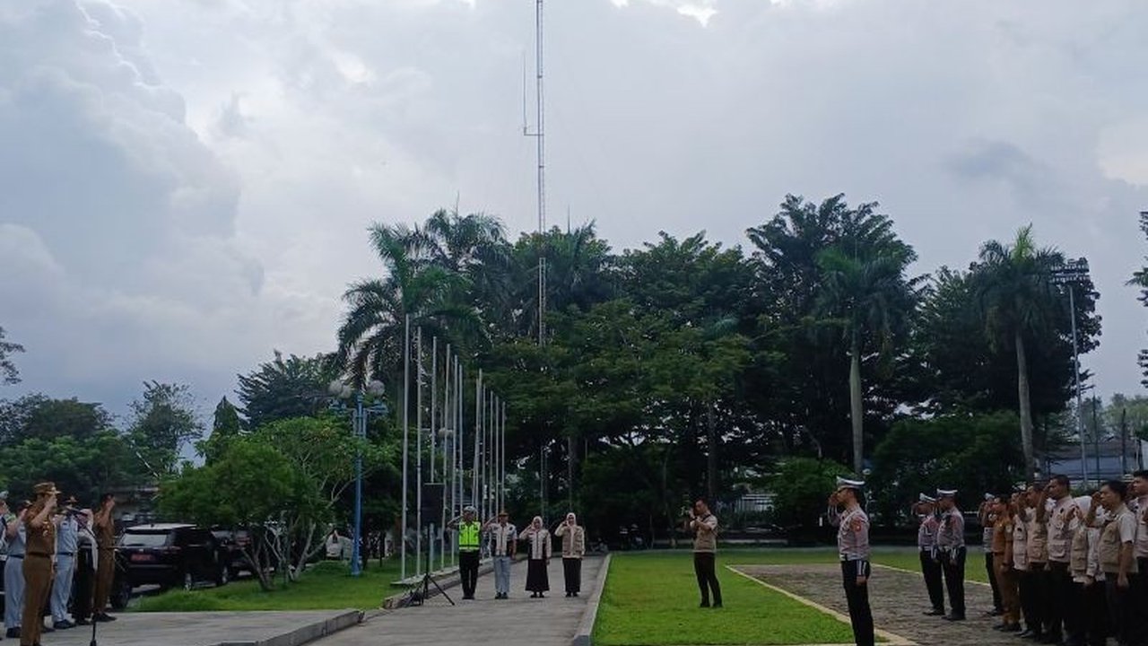 Pemkot Jambi bersama kepolisian menggelar razia kendaraan bermotor untuk meningkatkan Pendapatan Asli Daerah (PAD) dengan menargetkan hingga 200 ribu kendaraan bermotor yang menunggak pajak.