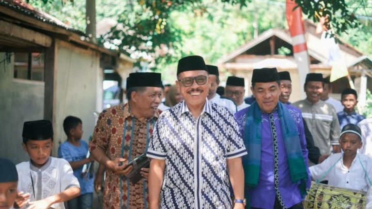 Gubernur Sulawesi Barat, Suhardi Duka, mengajak ulama untuk turut serta dalam upaya penurunan angka stunting melalui edukasi gizi kepada masyarakat, mengingat angka stunting di Sulbar mencapai 30,3 persen.