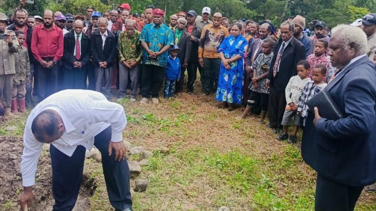 Pemerintah Kabupaten Jayawijaya, Papua Pegunungan, gencar mendukung pembangunan Gereja Pos Pekabaran Injil (PI) Hepuba, sebagai simbol harapan dan kebersamaan warga dalam meningkatkan kerohanian.