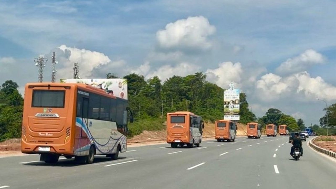 Dishub Batam menambah 13 bus baru untuk Trans Batam guna meningkatkan layanan transportasi publik, memenuhi kebutuhan masyarakat, dan mengurangi kemacetan.