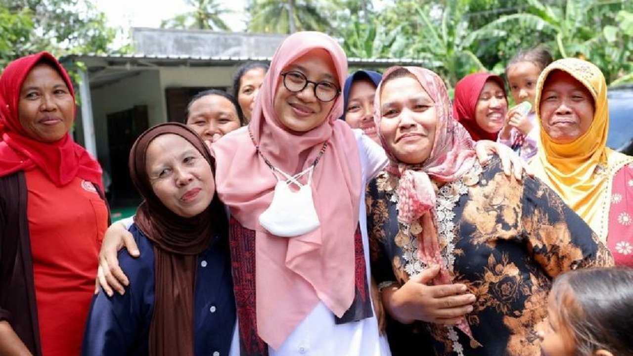 Bupati Banyuwangi, Ipuk Fiestiandani, tekankan pentingnya pemberdayaan perempuan dalam memperingati Hari Kartini, diwujudkan lewat berbagai program ekonomi, pendidikan, dan kesehatan.