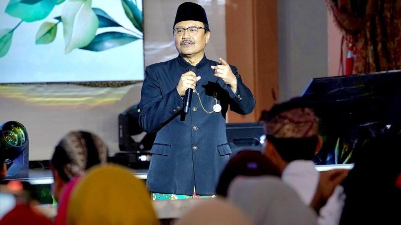 Menteri Sosial Saifullah Yusuf mengajak perempuan Indonesia untuk terus mengembangkan diri dan berprestasi, memperingati Hari Kartini 2025 dengan berbagai kegiatan.