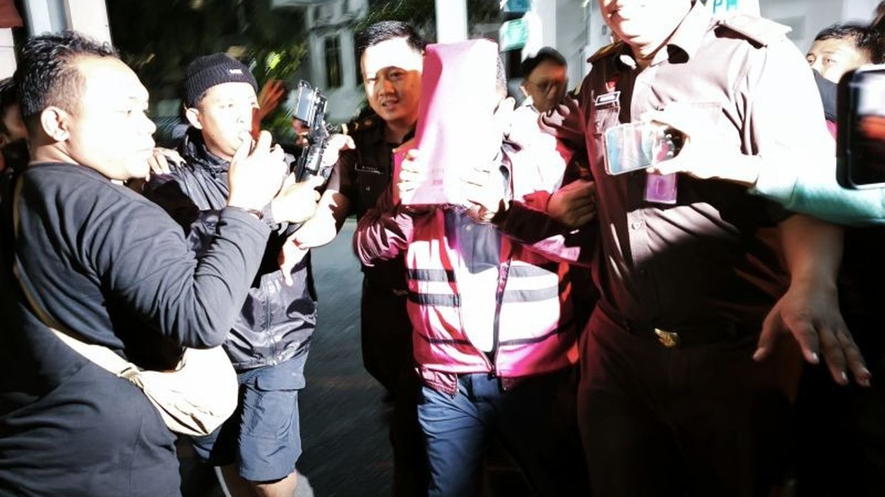 Kejati Lampung menetapkan dua pegawai BUMN sebagai tersangka korupsi pembangunan Tol Terpeka tahun 2017-2019, dengan kerugian negara mencapai Rp66 miliar akibat pertanggungjawaban keuangan fiktif.