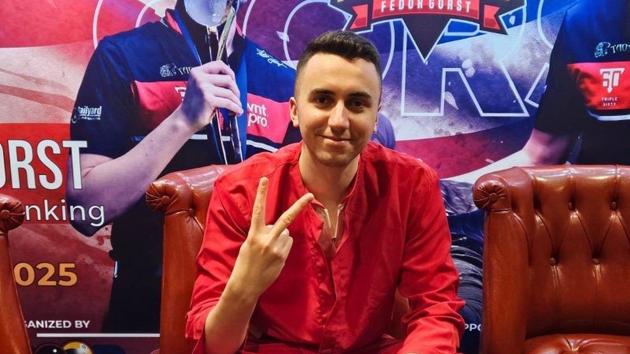 Juara dunia biliar bola 9, Fedor Gorst, berbagi tantangannya dalam meraih kesuksesan di tengah persaingan ketat dan pentingnya menjaga kondisi fisik.
