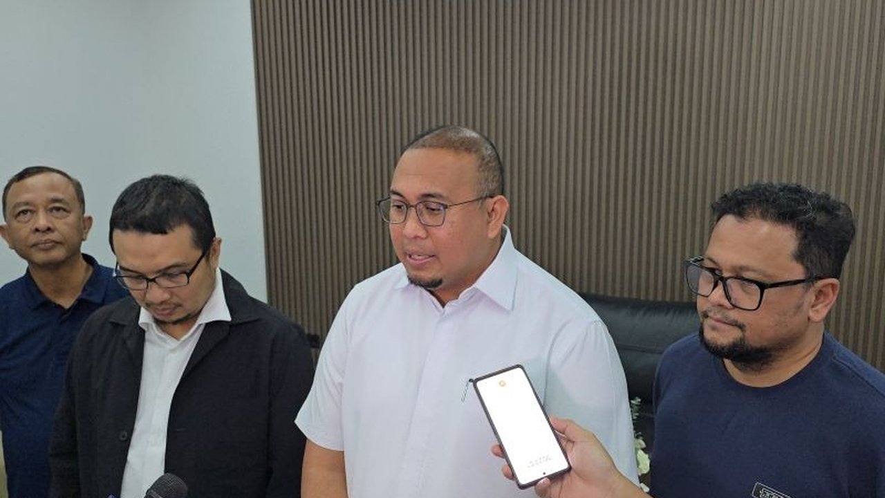 Penasihat Semen Padang, Andre Rosiade, mengusulkan penggunaan wasit asing untuk laga tim papan bawah Liga 1 guna memastikan keadilan dan sportifitas pertandingan.