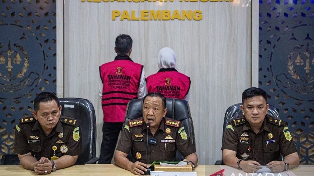 Direktur Utama RSUD Bari Palembang, dr. Makiani, diperiksa Kejaksaan Negeri Palembang sebagai saksi dalam kasus korupsi dana hibah dan uang ganti darah di PMI Kota Palembang, bersama 10 saksi lainnya.