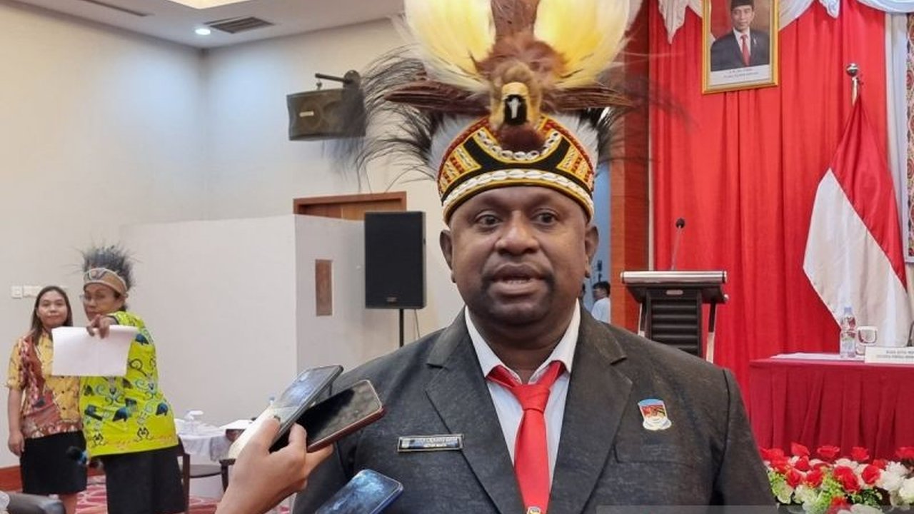Majelis Rakyat Papua Barat (MRPB) mengimbau masyarakat agar tidak terpengaruh oleh klaim sepihak Negara Federal Republik Papua Barat (NFRPB) terkait kemerdekaan Papua, dan menyerukan dialog damai dalam menyelesaikan perbedaan pendapat.