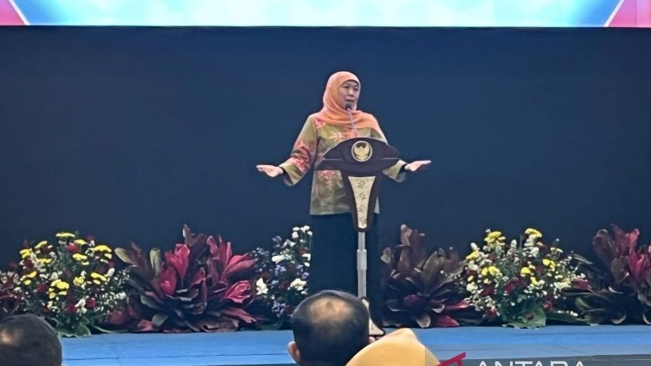 Gubernur Jawa Timur Khofifah Indar Parawansa tegaskan pentingnya objektivitas dalam SPMB dan akan tanda tangani pakta integritas pada 2 Mei 2025 untuk memastikan penerimaan siswa baru di Jatim berjalan lancar dan transparan.