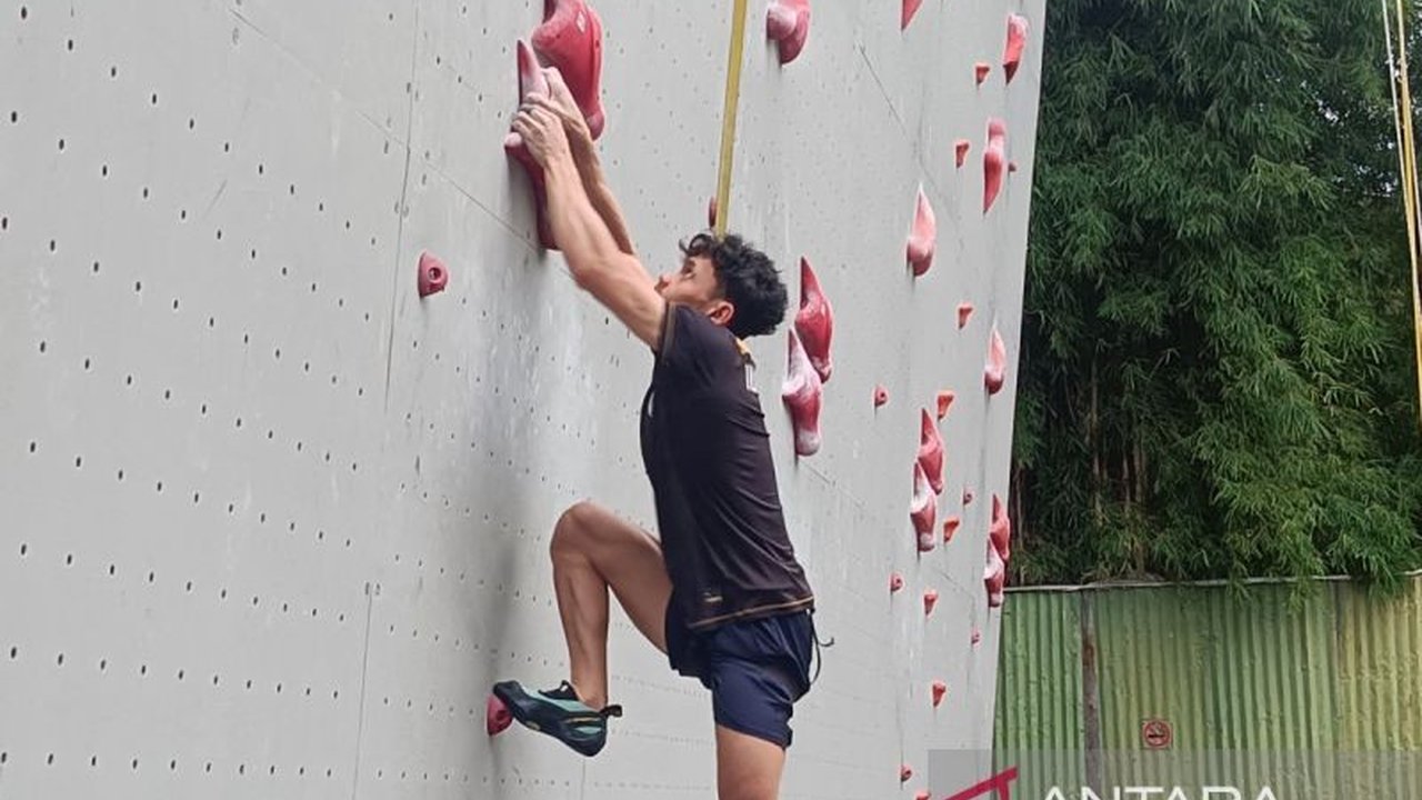 Atlet panjat tebing Veddriq Leonardo ungkap perkembangan pesat olahraga panjat tebing Indonesia, didorong dukungan pemerintah dan swasta, serta optimis raih medali emas di Piala Dunia Bali 2025.