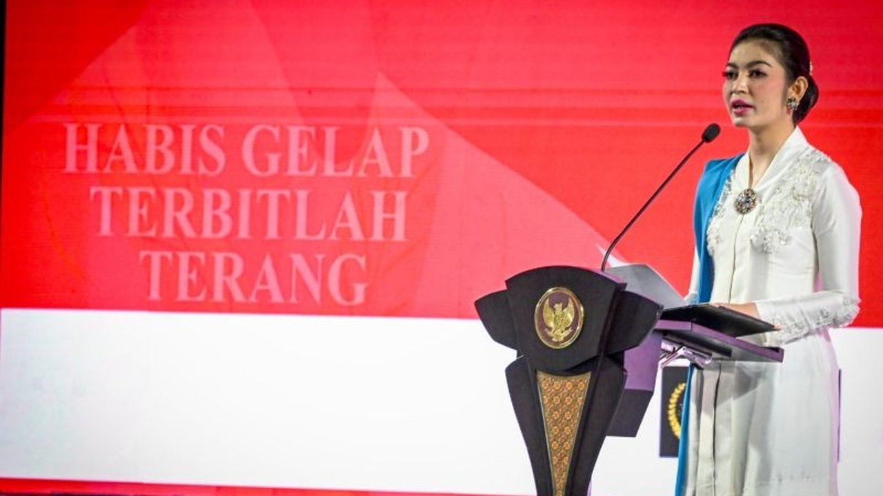 Selvi Gibran Rakabuming mendorong peran strategis perempuan dan Gen Z dalam mewujudkan visi Indonesia Emas 2045, menekankan kolaborasi antargenerasi dan pemberdayaan perempuan.