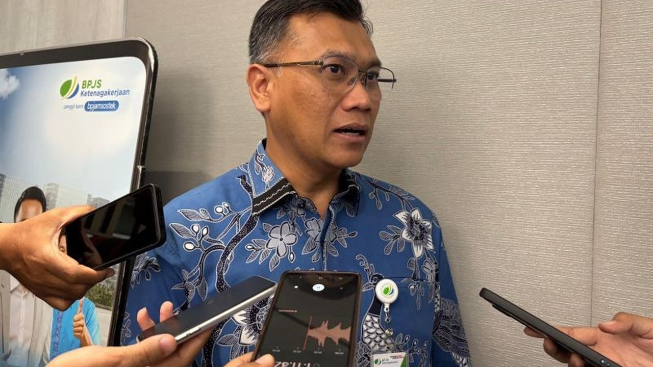 BPJS Ketenagakerjaan akan memanfaatkan Data Terpadu Kesejahteraan Sosial Nasional (DTSEN) untuk mendaftarkan 30 juta pekerja rentan dalam program jaminan sosial ketenagakerjaan, sesuai arahan Inpres No. 8 Tahun 2025.