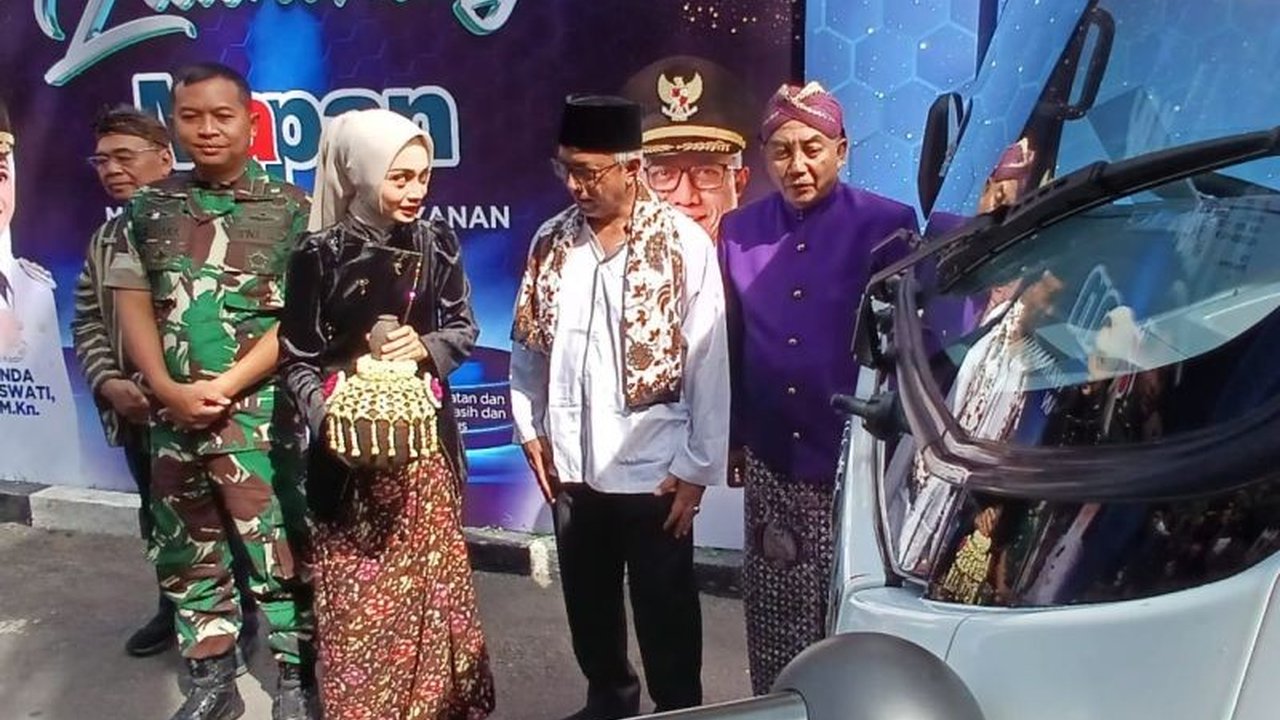 Pemerintah Kota Kediri meluncurkan program 'Mapan Ceria', angkutan khusus bagi pelajar disabilitas untuk menunjang akses pendidikan dan memberikan layanan city tour.