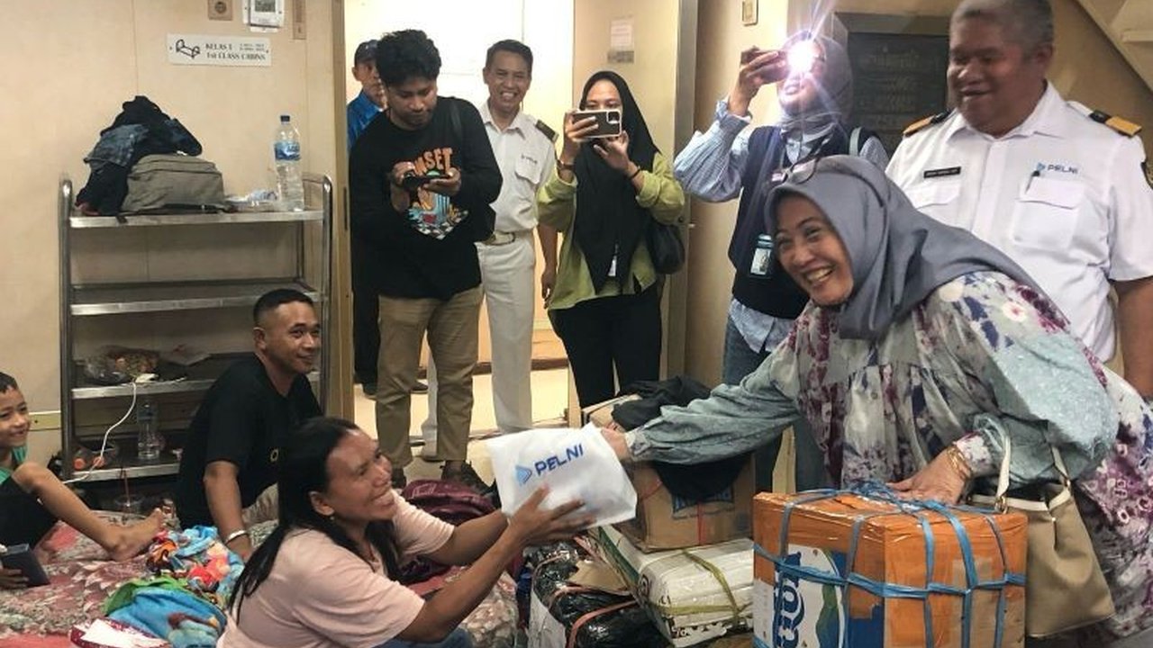 Pelni Ambon Bagi-bagi Bingkisan di Hari Kartini: Apresiasi Perempuan Hebat Maluku