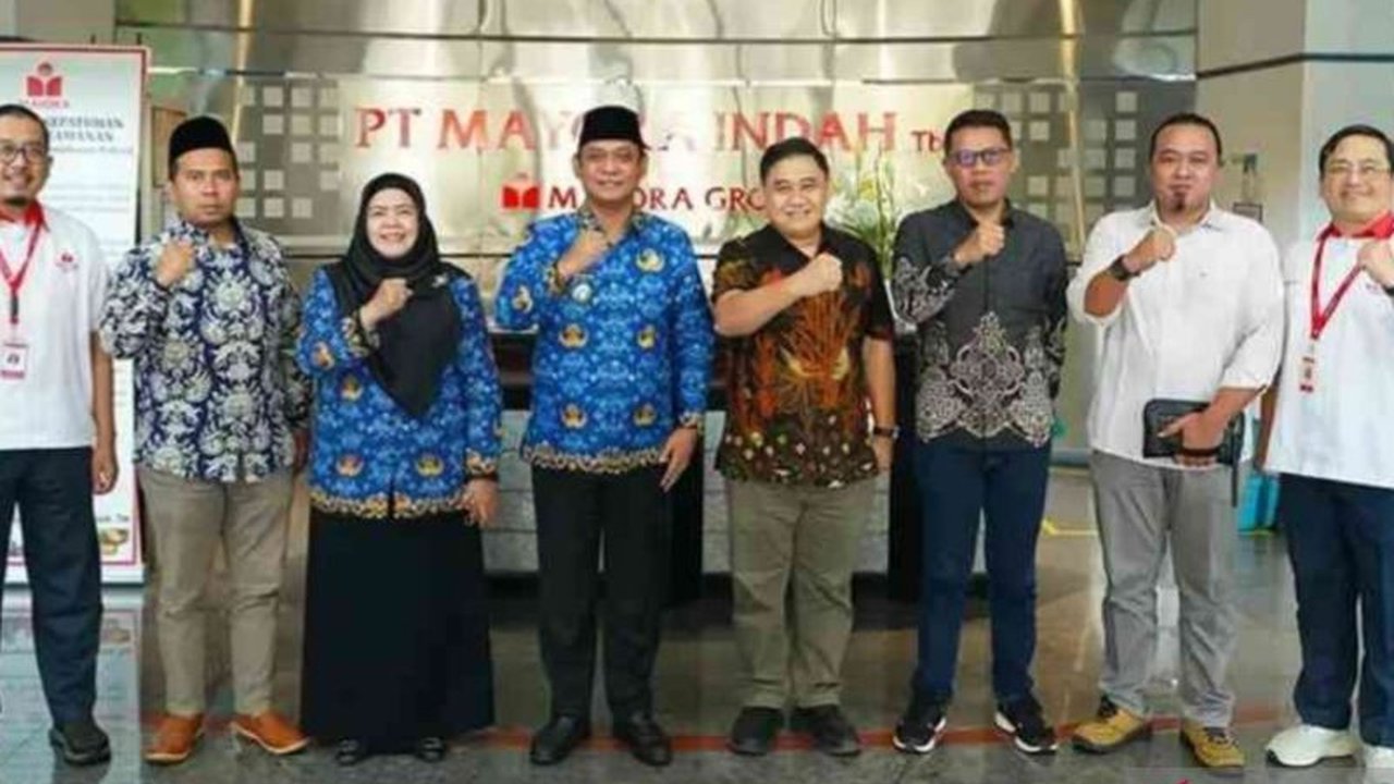 Pemkab Bekasi gencar melakukan roadshow ke perusahaan-perusahaan di wilayahnya untuk mendorong penyerapan tenaga kerja lokal dan optimalisasi program CSR demi kesejahteraan masyarakat.