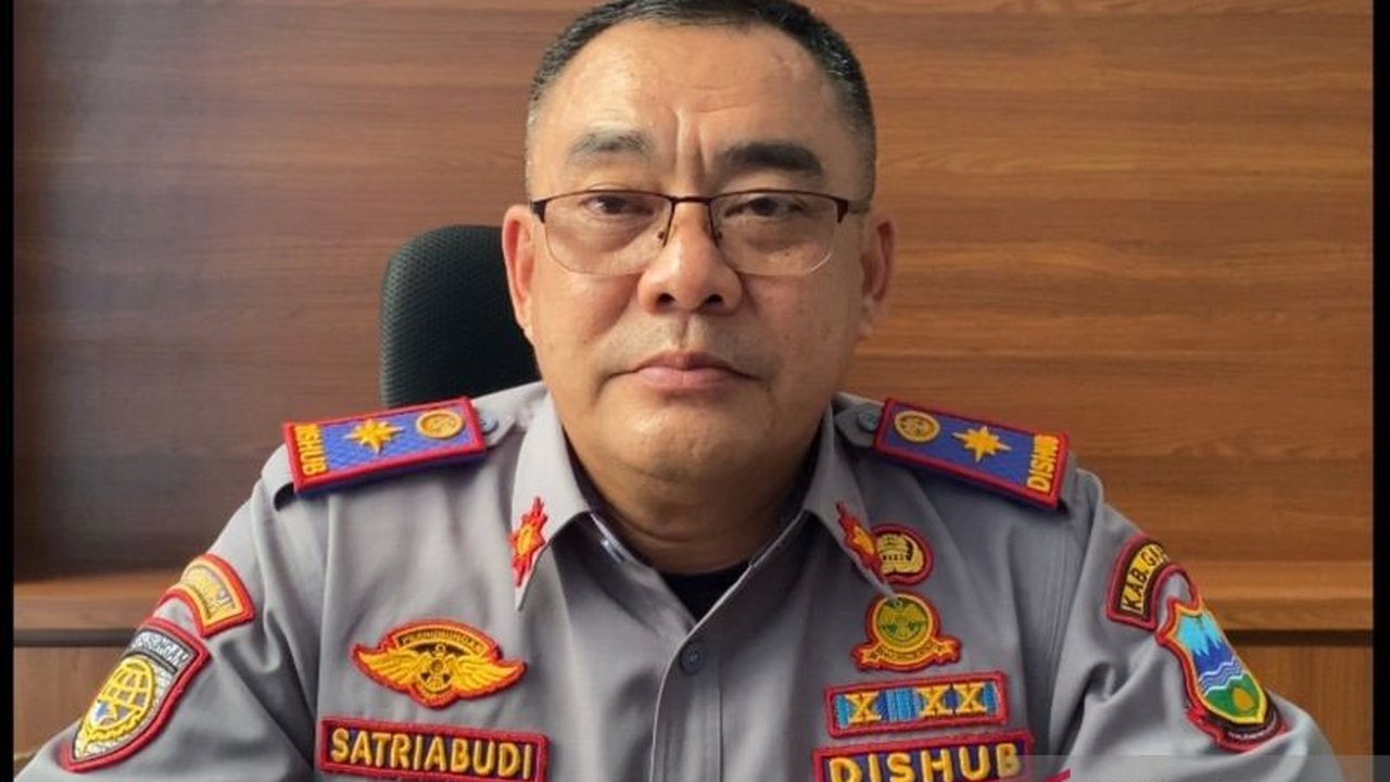 Dishub Garut mengusulkan relasi kereta api komersial baru dari Stasiun Garut ke Jawa Tengah, untuk meningkatkan aksesibilitas dan pariwisata daerah.