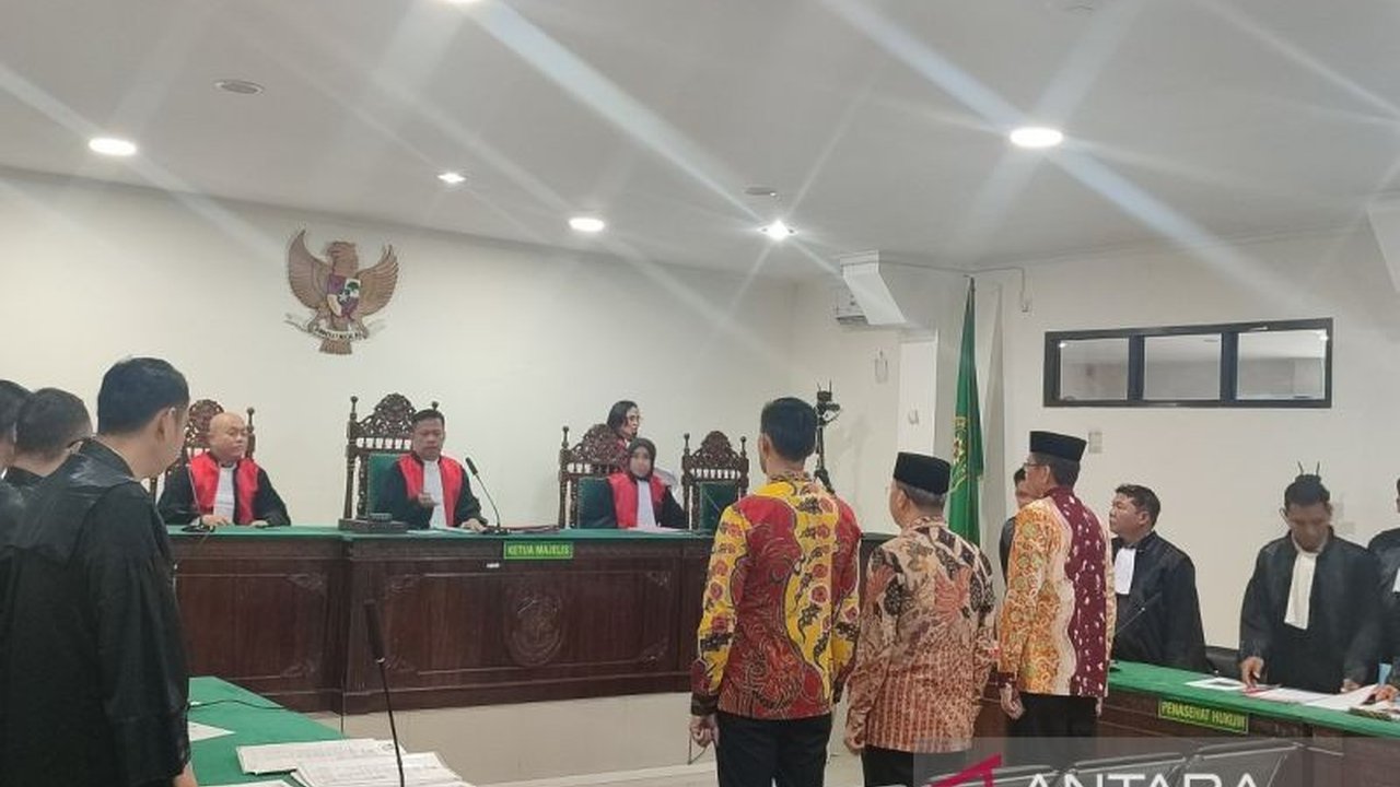 Jaksa KPK mengungkapkan mantan Gubernur Bengkulu, Rohidin Mersyah, menerima gratifikasi Rp30,3 miliar dari berbagai pihak untuk membiayai pencalonannya di Pilkada 2024.