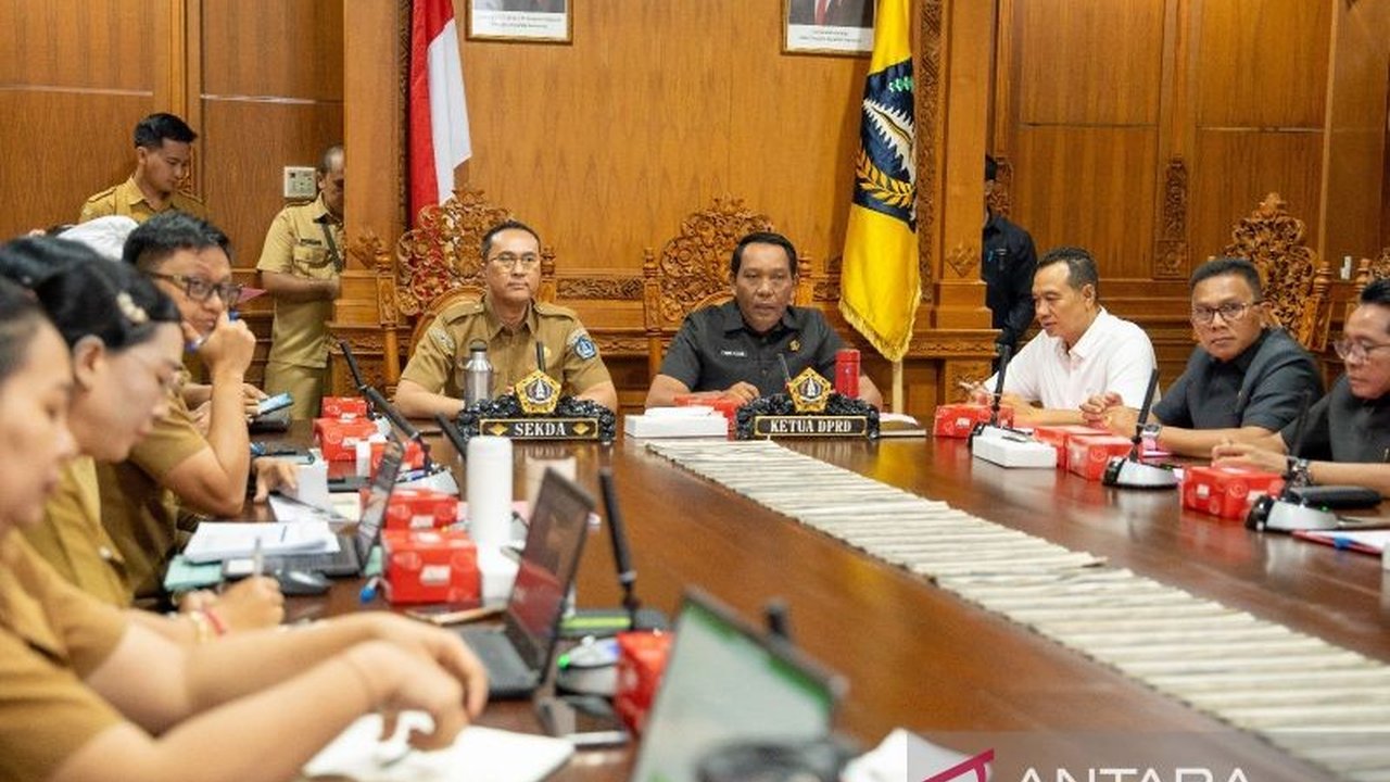 Pemkab dan DPRD Badung bahas penetapan hasil evaluasi Raperda RTRW 2025-2045 untuk memastikan pembangunan berkelanjutan dan inklusif di Kabupaten Badung.
