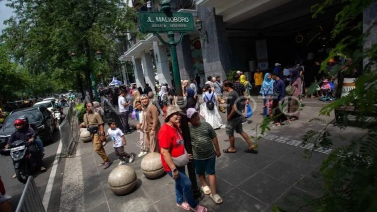 Satpol PP Yogyakarta telah menindak 683 pelanggar Perda KTR di Malioboro, didominasi wisatawan, dengan sanksi administratif dan fokus sosialisasi, bukan denda besar.