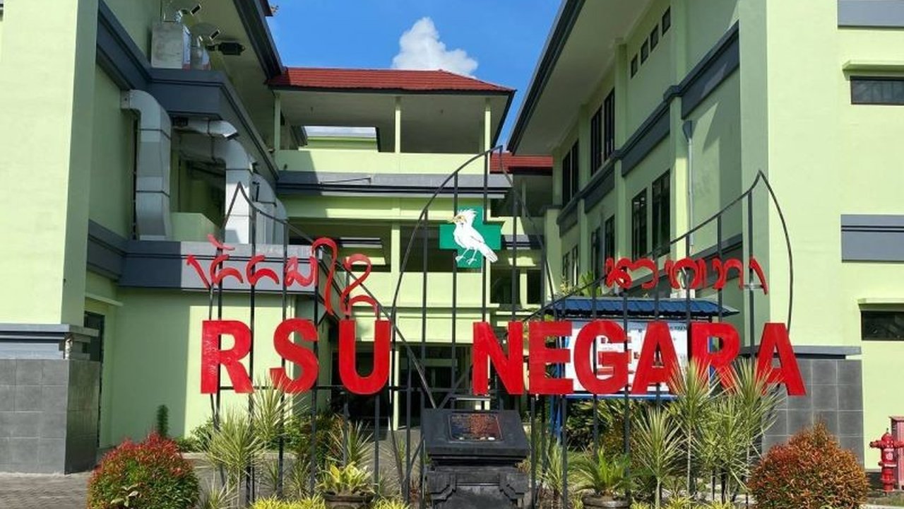 Rumah Sakit Umum Negara di Jembrana, Bali kekurangan instalasi rehabilitasi narkoba, sehingga pecandu harus menempuh jarak jauh ke Denpasar untuk mendapatkan perawatan, menghambat upaya pemulihan.