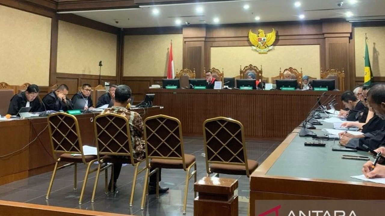 Hakim Agung Soesilo memberikan kesaksian terkait pertemuannya dengan Zarof Ricar yang membahas perkara Ronald Tannur, membantah adanya pengaruh dalam putusannya.