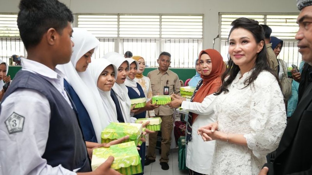 Gubernur Maluku Utara, Sherly Tjoanda Laos, menekankan pentingnya penguasaan ilmu pengetahuan dan teknologi bagi siswa dalam menghadapi persaingan global yang semakin kompetitif, serta mengingatkan bahaya narkoba, perundungan, dan kekerasan.