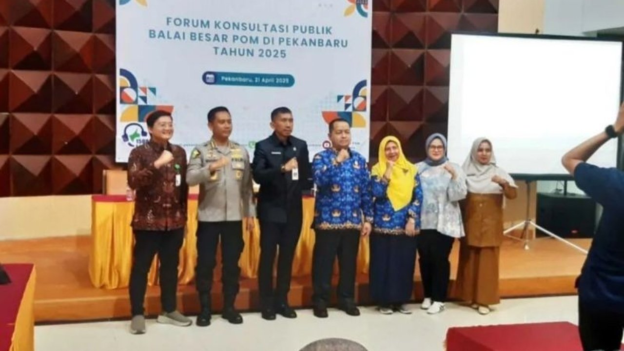 Balai Besar Pengawasan Obat dan Makanan (BBPOM) Pekanbaru berkomitmen meningkatkan layanan bagi kelompok rentan, termasuk penyandang disabilitas, dengan penambahan fasilitas seperti audio deskripsi di kantor pada Desember 2025.