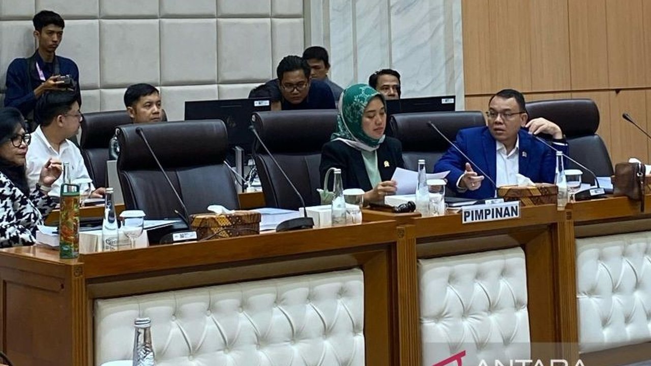 Pembahasan RUU Kepariwisataan antara Komisi VII DPR RI dan pemerintah mencapai titik temu positif, fokus pada ekosistem, pendidikan, dan diplomasi budaya untuk kemajuan pariwisata Indonesia.