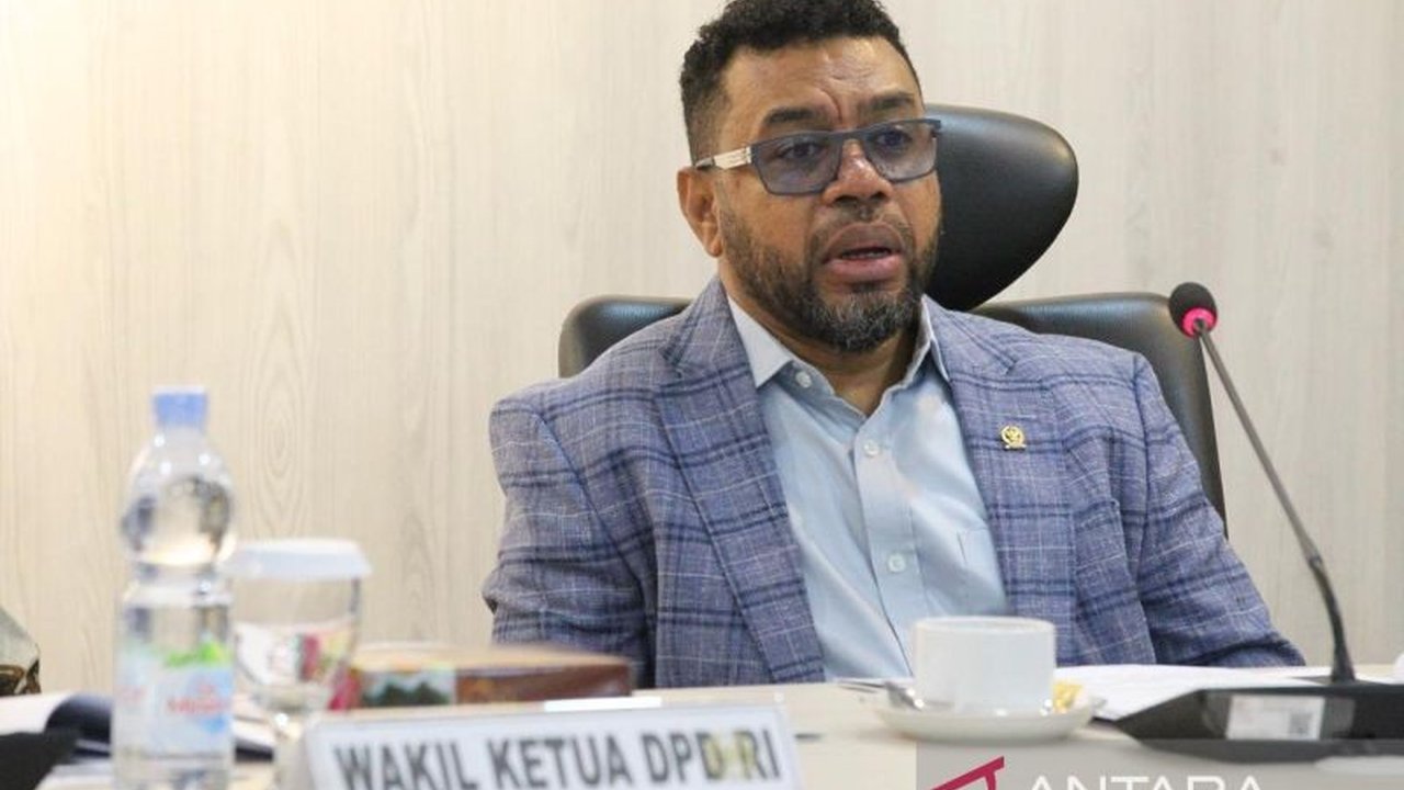 Senator Filep Wamafma mendesak revisi UU SJSN untuk memenuhi standar minimal jaminan sosial internasional dan melindungi seluruh warga negara Indonesia.