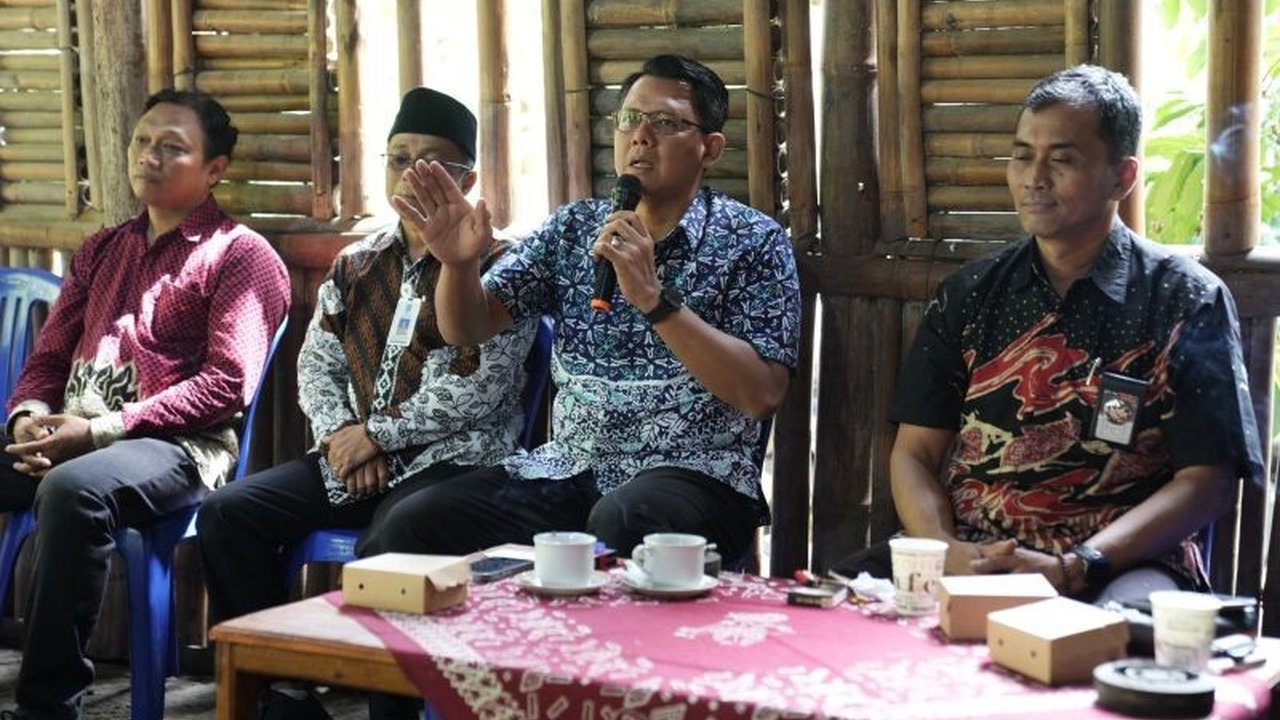 Wakil Bupati Sleman mengajak petani kopi lereng Merapi meningkatkan kualitas dan produktivitas untuk memenuhi kebutuhan pasar yang terus meningkat, memanfaatkan tren 'coffeshop' dan status Indikasi Geografis Kopi Robusta Merapi Sleman.