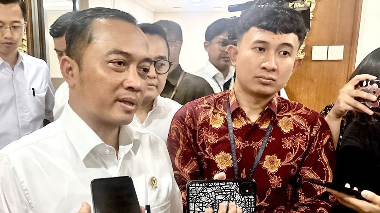Menteri Sekretaris Negara mengusulkan Wakil Menteri Kominfo dan Wakil Menteri Sekretaris Negara untuk membantu tugas juru bicara Presiden Prabowo Subianto.