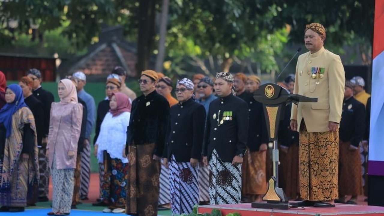 Wali Kota Madiun, Maidi, berpesan agar perempuan masa kini memiliki jiwa kompetitif dan profesional untuk menghadapi tantangan era global dan digital, sekaligus menyeimbangkan peran sebagai ibu.