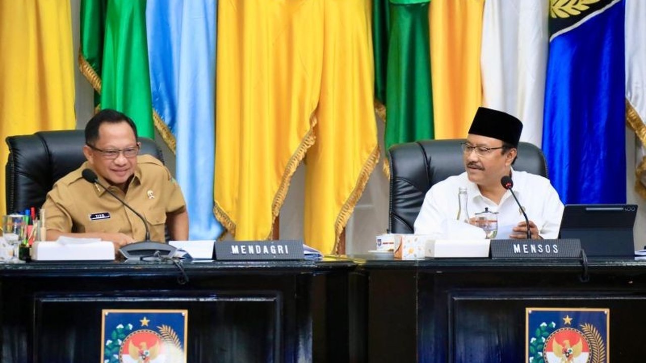 Mendagri Tito Karnavian meminta Pemda untuk mendukung penuh pembentukan Sekolah Rakyat guna mewujudkan pendidikan inklusif bagi masyarakat kurang mampu, terutama keluarga miskin dan miskin ekstrem, sesuai arahan Presiden Prabowo Subianto.